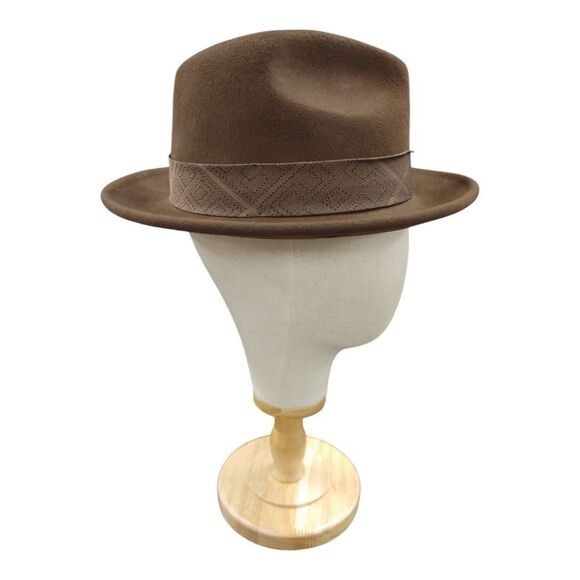 MEN'S MONTIQUE BROWN WOOL FELT HAT WITH MATCHING GROSGRAIN RIBBON FEDORA. H2480. - Picture 3 of 8